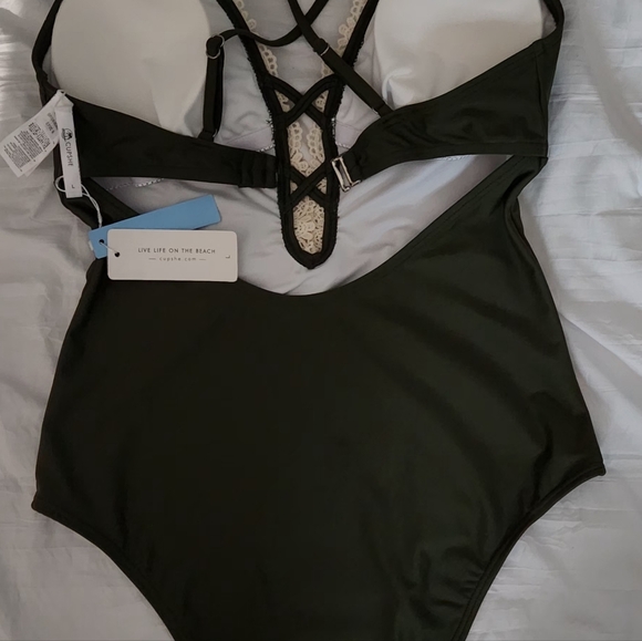 Bathing suit - Picture 4 of 7